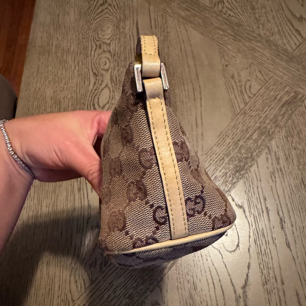 Authentic Gucci GG Canvas Boat Handbag - Picture 4 of 12